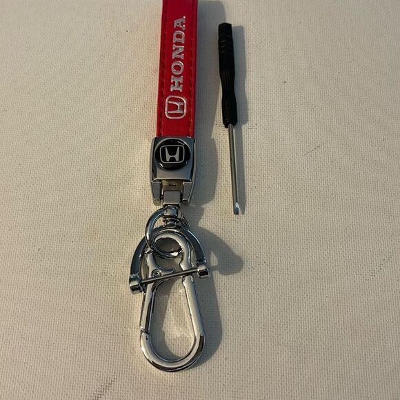 Honda Logo Key Fob Keychain in Red Leather NWT - Picture 3 of 4